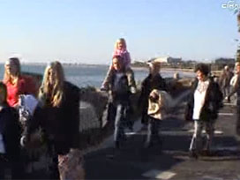 Turistler Side'de güneşin tadını çıkardı