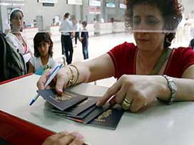 Türklere vizesiz Avrupa için yol açılıyor Türklere vizesiz Avrupa için yol açılıyor