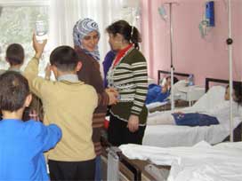 Ulukışla'da 40 kişi yemekten zehirlendi
