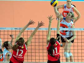 Vakıfbank, dörtlü finale yükseldi 