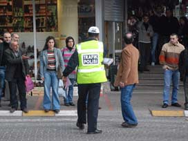 Yayalar polisi çileden çıkardı / GALERİ