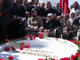 Yazıcıoğlu, kabri başında dualarla anıldı 