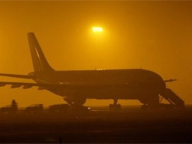Yoğun sis Sabiha Gökçen'i uçuşa kapattı 
