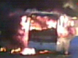 Yolcu otobüsü alev alev yandı 