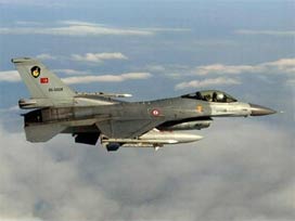 Yunanistan Türk F-16'larına ilişmeyecek