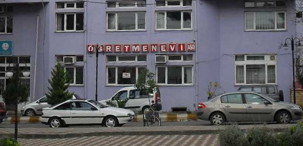 Zarar eden öğretmenevi kapatılacak