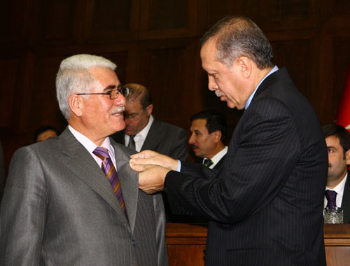 24 belediye başkanı AK Parti'ye katıldı 24 belediye başkanı AK Parti'ye katıldı