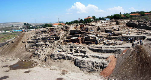 4 bin 300 yıl öncesine ait saray bulundu