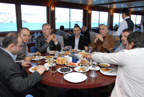AK Partililer böyle eğlendi AK Partililer böyle eğlendi