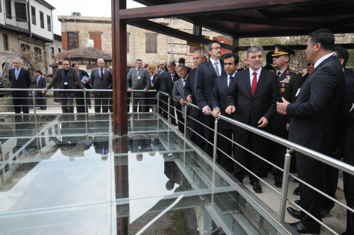 Abdullah Gül, tarihi mekanları gezdi / GALERİ