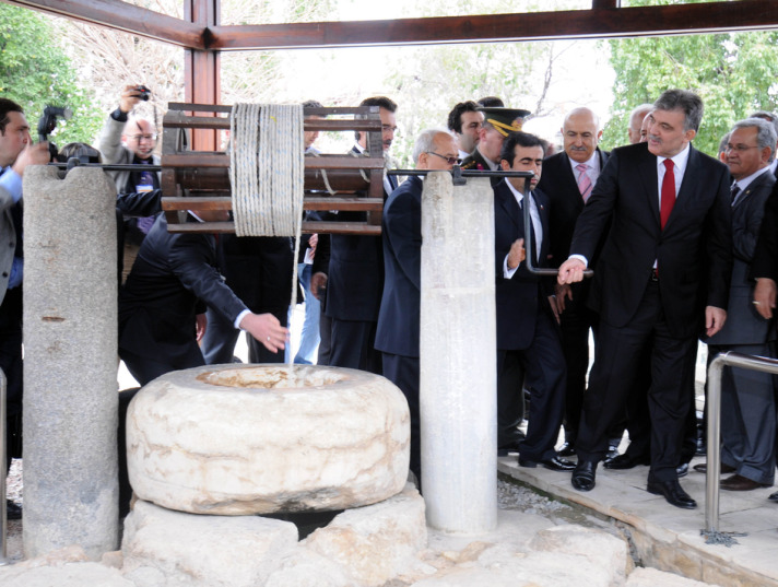 Abdullah Gül, tarihi mekanları gezdi / GALERİ