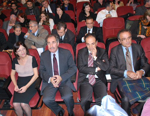 Ahmet Kaya gecesine 'çatal' damgası Ahmet Kaya gecesine 'çatal' damgası