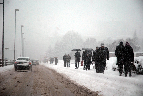 Ankaralılar karda böyle düştü  /