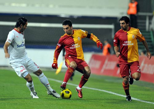 Antalyaspor tamam, Galatasaray devam