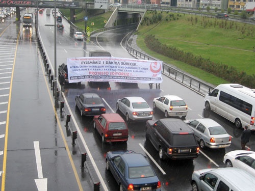 BBP'liler özür dileyerek yol kesip eylem yaptı