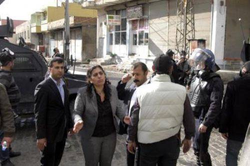 BDP'li Vekil, başkomisere tokat attı / BDP'li Vekil, başkomisere tokat attı /