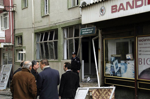 Bandırma'da camide patlama: 1 kişi öldü Bandırma'da camide patlama: 1 kişi öldü