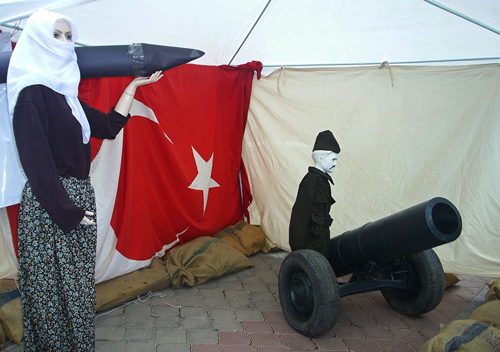 Çanakkale ruhunu makete işlediler/