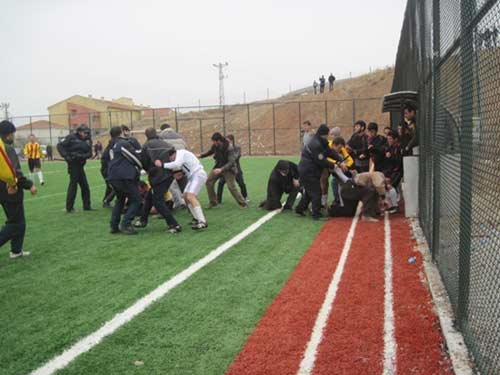 Çankırı'da maçta kan aktı /