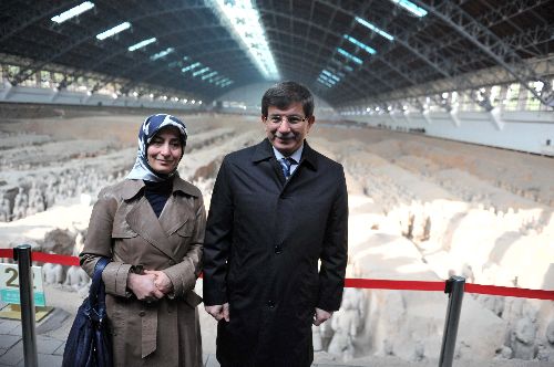 Davutoğlu, Şianlı Müslümanları ziyaret etti