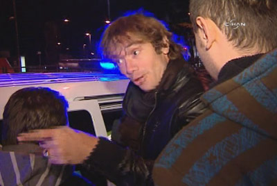 Direnen Lugano'yu polisler gözaltına aldı / VİDEO