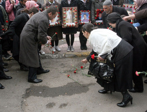 Diyarbakır'da katledilen öğrenciler anıldı