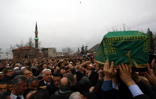 Erbakan'a ilk tören Ankara'daydı /