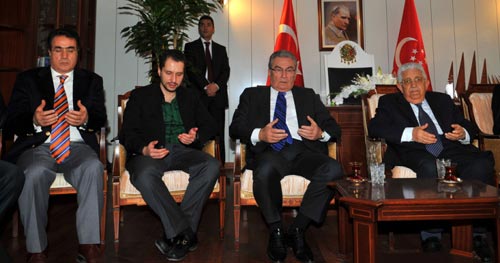 Erbakan'ın evine ziyaretler sürüyor Erbakan'ın evine ziyaretler sürüyor