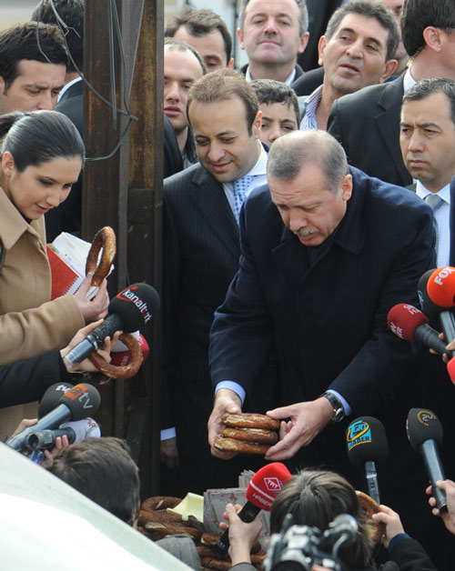 Erdoğan: Simit eski kaşarla güzel