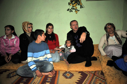 Erdoğan'a Kürtçe dil desteği VİDEO Erdoğan'a Kürtçe dil desteği VİDEO