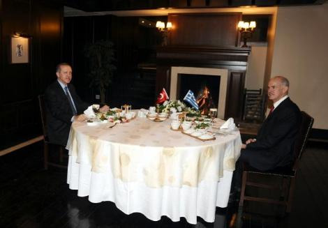 Erdoğan'a cumayı kaçırtan görüşme Erdoğan'a cumayı kaçırtan görüşme