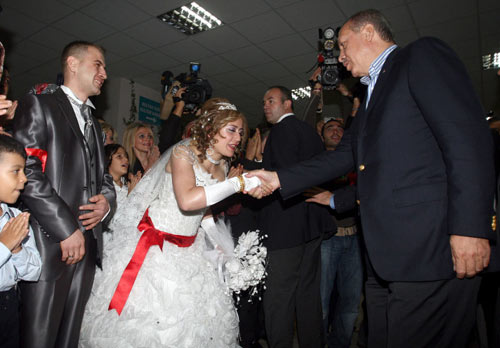 Erdoğan'a mederatörlük yaptıracaklar Erdoğan'a mederatörlük yaptıracaklar