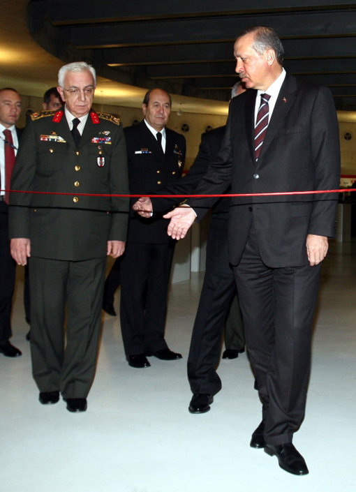 Erdoğan ve Işık Koşaner SSM sergisinde GALERİ Erdoğan ve Işık Koşaner SSM sergisinde GALERİ