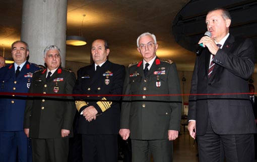 Erdoğan ve Işık Koşaner SSM sergisinde GALERİ Erdoğan ve Işık Koşaner SSM sergisinde GALERİ