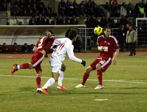 Eskişehirspor, 90+3'te galibiyete uzandı!