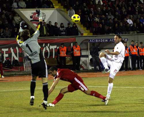 Eskişehirspor, 90+3'te galibiyete uzandı!