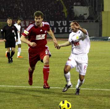 Eskişehirspor, 90+3'te galibiyete uzandı!