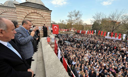 Fatih'te miting gibi cami açılışı