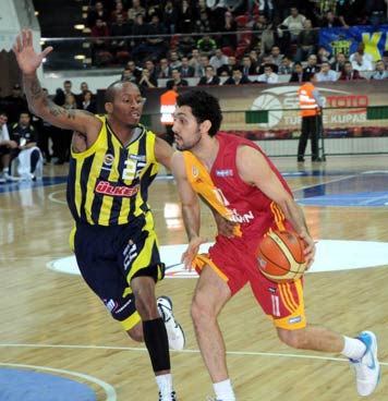 Fenerbahçe G.Saray'ı kupanın dışına itti