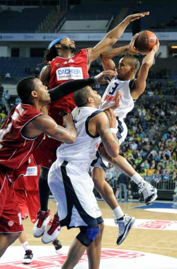 Fenerbahçe farkı iyice açıyor / CANLI