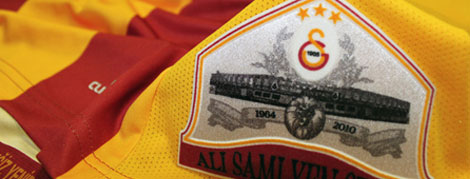 Galatasaray'dan açılışa özel forma /