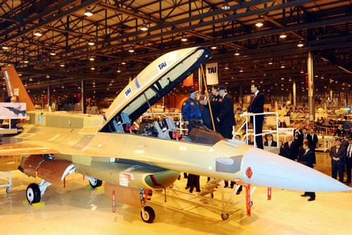Gül F-16'nın başına geçti- FOTO GALERİ Gül F-16'nın başına geçti- FOTO GALERİ
