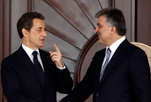 Gül ahde vefa istedi Sarkozy kıvırdı