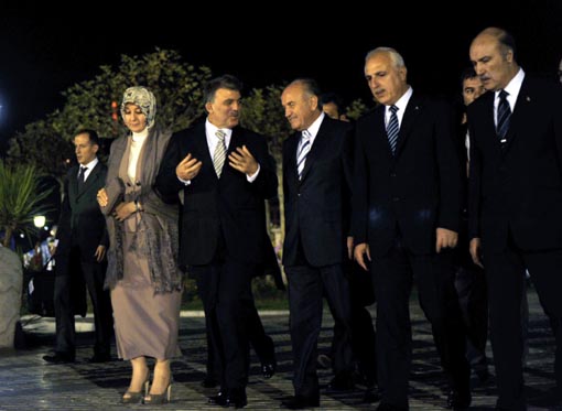 Gül ve Erdoğan 'Asrın düğünü'ne katıldı Gül ve Erdoğan 'Asrın düğünü'ne katıldı