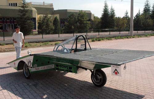 Güneş enerjisiyle çalışan oto: UMAY Güneş enerjisiyle çalışan oto: UMAY