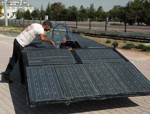 Güneş enerjisiyle çalışan oto: UMAY Güneş enerjisiyle çalışan oto: UMAY