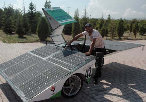 Güneş enerjisiyle çalışan oto: UMAY Güneş enerjisiyle çalışan oto: UMAY