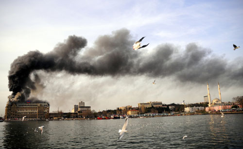Haydarpaşa Garı kül oluyor CANLI İZLE Haydarpaşa Garı kül oluyor CANLI İZLE