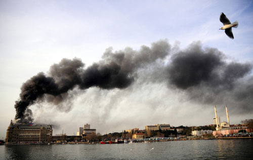 Haydarpaşa Garı kül oluyor CANLI İZLE Haydarpaşa Garı kül oluyor CANLI İZLE