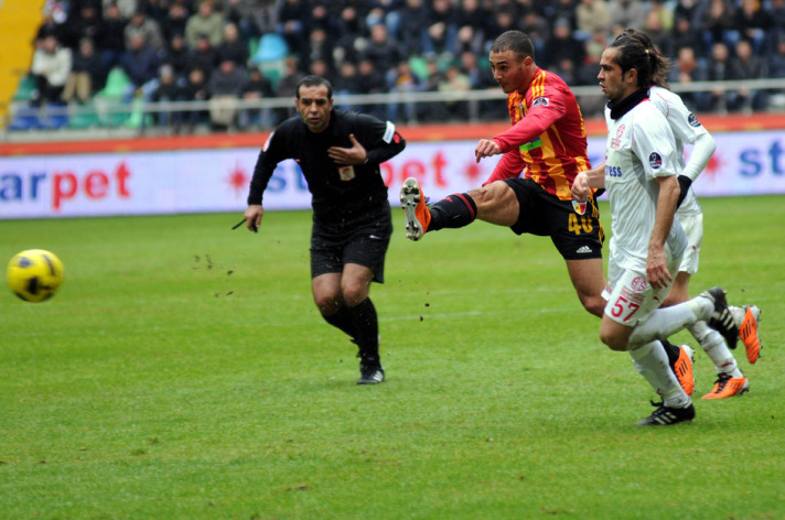 Kayserispor'a 'Emir' büyük yerden: 2-0